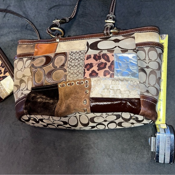 The Coach F12843 Patchwork Shoulder Bag - Picture 2 of 12